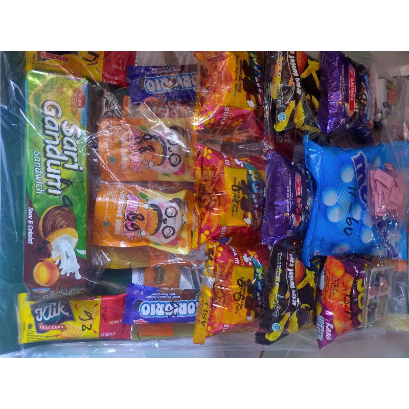 

Lotre biskuit sari gandum isi 85