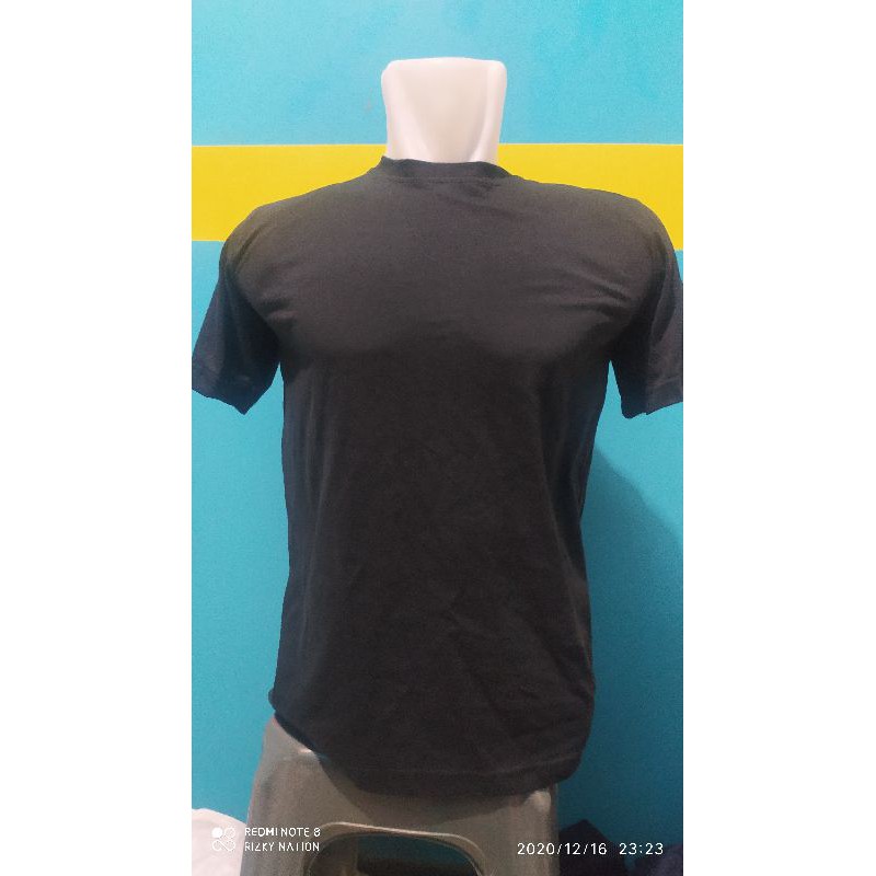 Kaos Polos Hitam Combed 24s