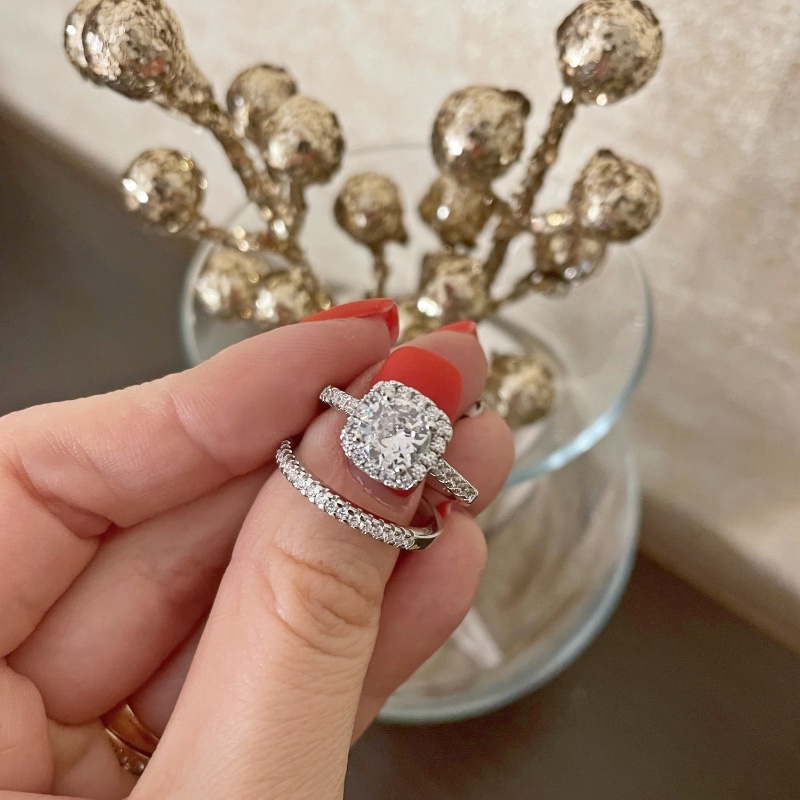 2pcs / Set Cincin Cubic Zirconia Bentuk Kotak Untuk Pernikahan