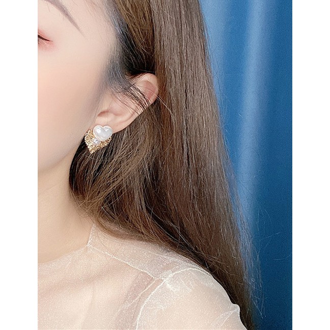 LRC Anting Fashion Yellow Alloy Hollow Love Diamond Stud Earrings D28734