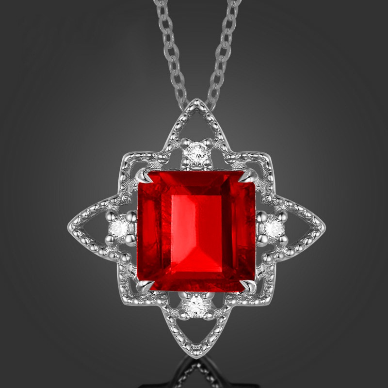 Goldkingdom Fashion Perhiasan Emas Asli Kadar 375 Bangkok Aksesoris Ready Stock Zamrud Liontin Berlapis Emas Bertatahkan Zirkon Wanita Klavikula Kalung Dengan Berlian Kekayaan