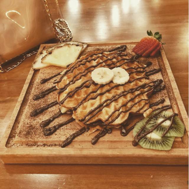 

Waffle atau Pancake