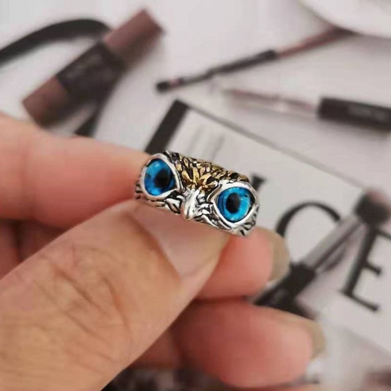 Cincin Model Terbuka Dapat Disesuaikan Desain Burung Hantu Mata Biru Gaya Retro Gothic Untuk Pria