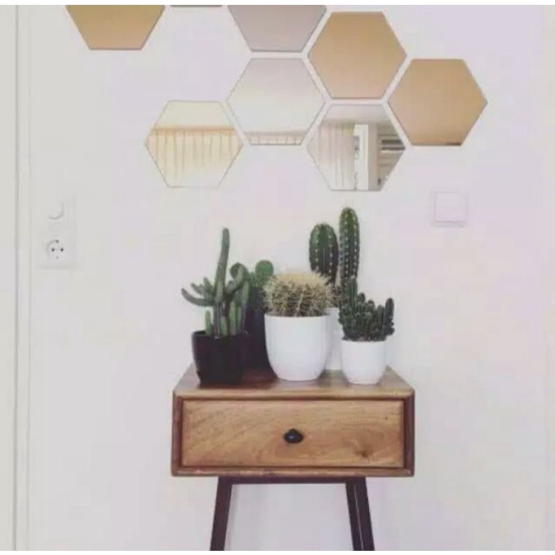 KACA HEXAGONAL BESAR