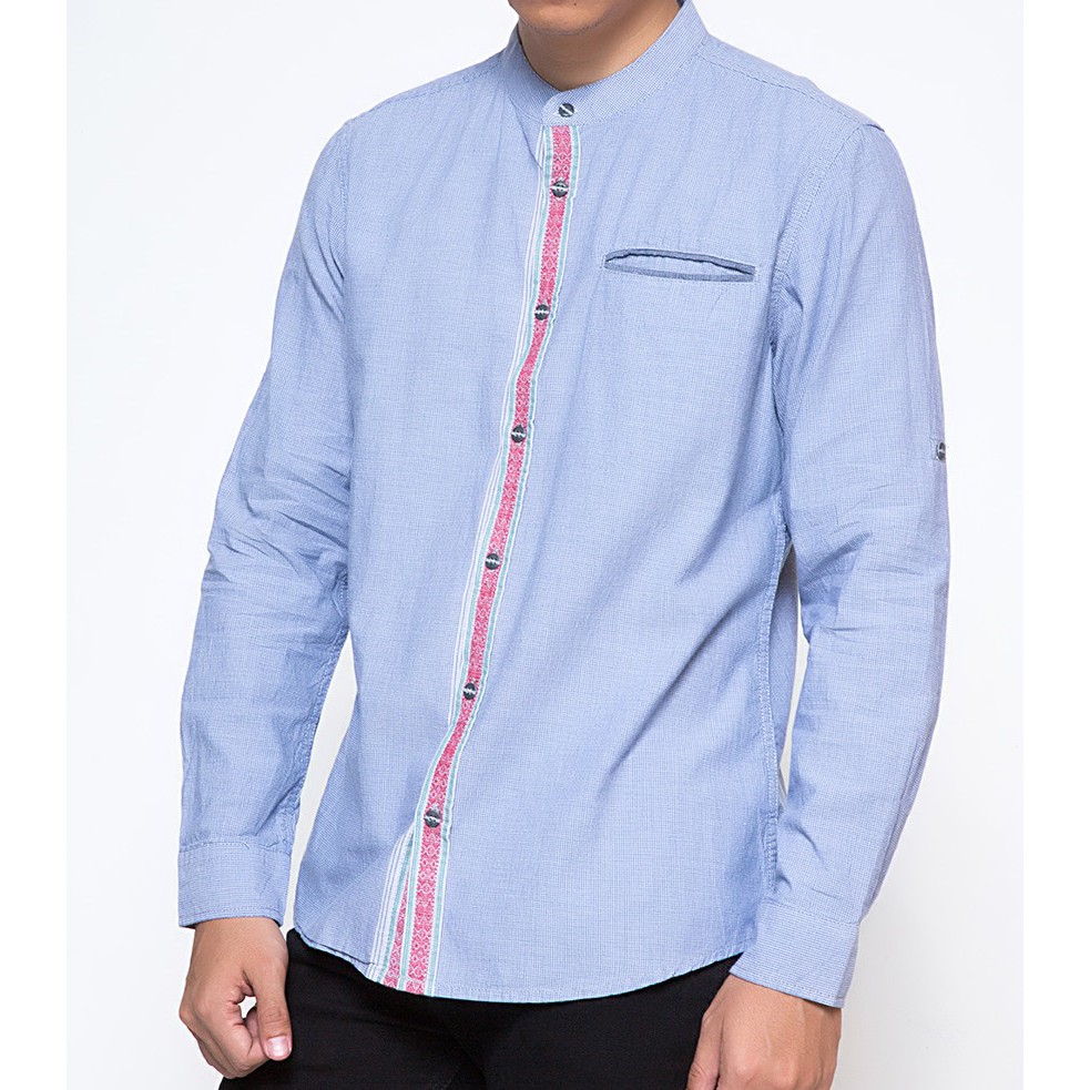 Kemeja Koko Lengan Panjang Warna Biru Merk Watchout Ukuran S