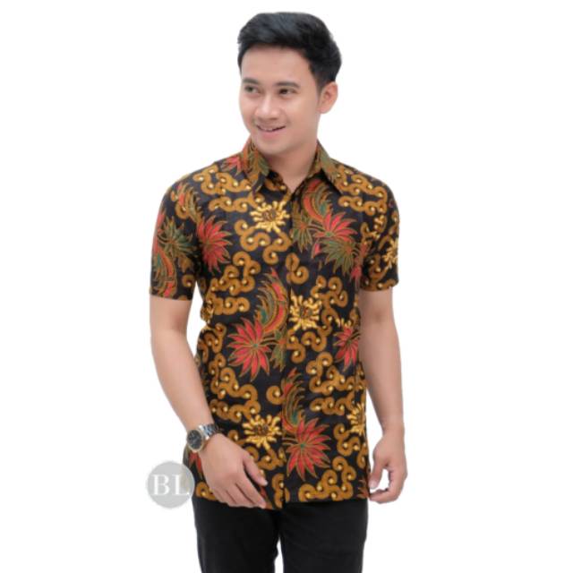 Kemeja Batik Pria Lengan Pendek Motif Ulir