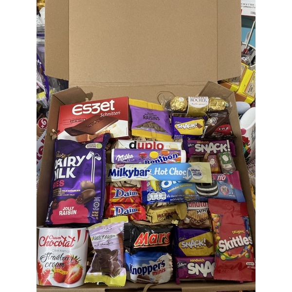 

SNACK BOX - Box of Happiness Ide Kado Ulang Tahun isi Coklat Import Special Gift Idea Teman Pacar