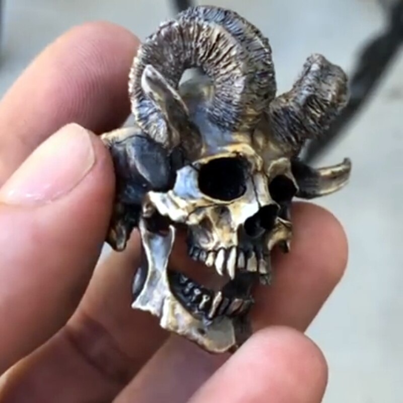 Cincin Bentuk Tengkorak Kambing Demon Satan Bahan Stainless Steel 316L Gaya Vintage Gothic Untuk Pria