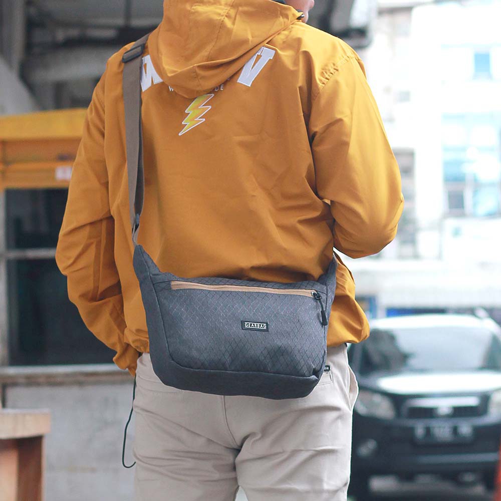 Tas Selempang Sling Bag Pria Distro Terbaru SlingBag Tas Slempang Kerja Multifungsi Keren