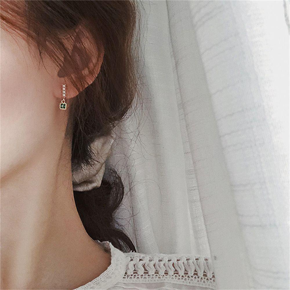 Anting Pejantan Mutiara Nanas Wanita Fashion Retro Anting Pendek