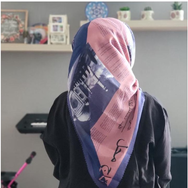 TERBARU JILBAB SEGIEMPAT VOAL MOTIF KORAN HIJAB VOAL MOTIP SEGI EMPAT LASERCUT KERUDUNG NN HIJAB-M467