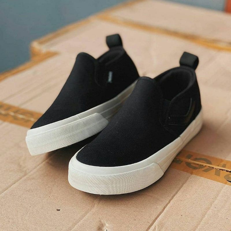 Ventela Icon Slip On Urban Black Natural White Original 100%