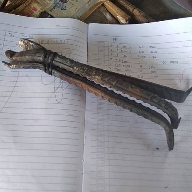 Alat cukil ban motor