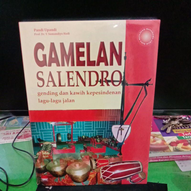 

BUKU GAMELAN SALENDRO GENDING DAN KAWIH KEPESINDENAN LAGU-LAGU JALAN