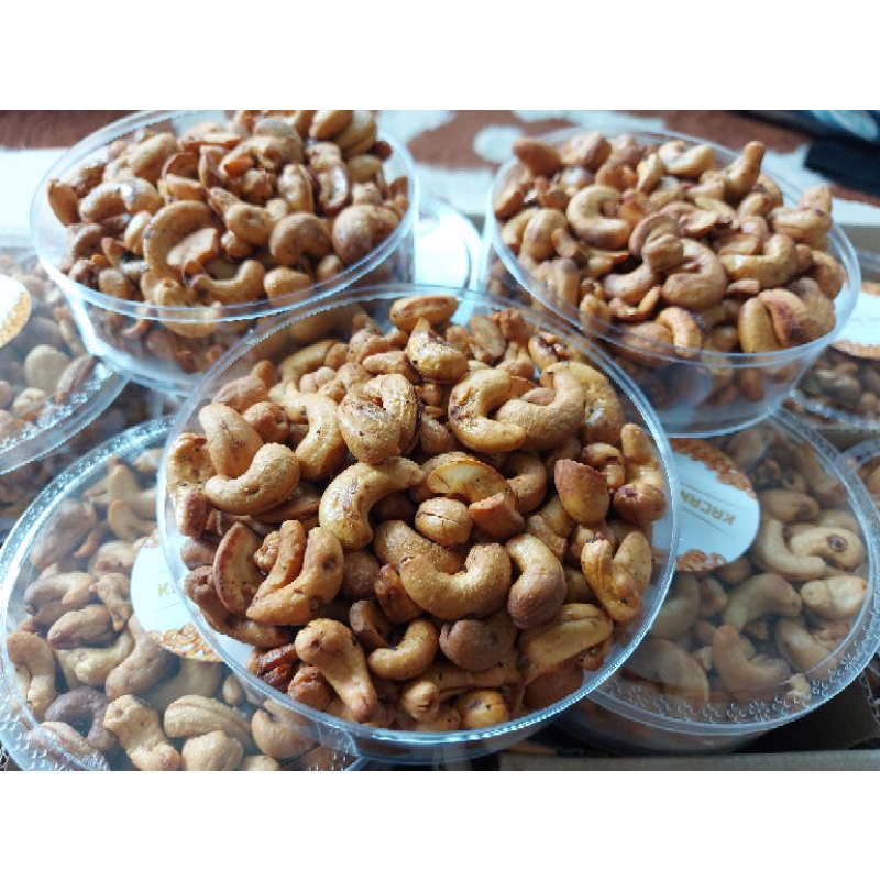 

kacang mede/mente