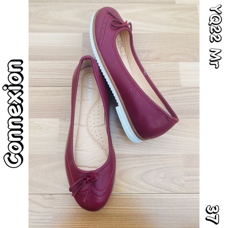 sepatu flat marun 37