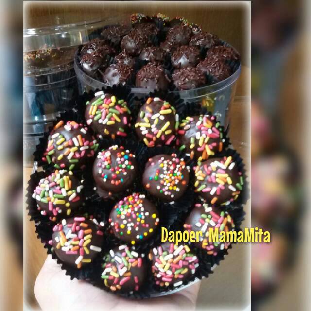 

BOLA-BOLA BISKUIT COKLAT(BOBOCOK)
