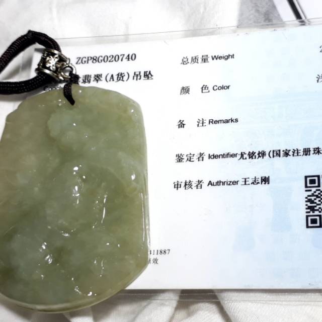 liontin giok kelinci