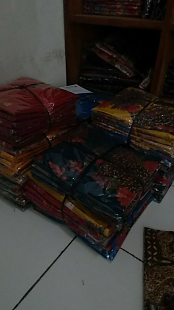 Grosir Terlaris Genes Jelita Tunic Navbor Yelbor Whitbor Creambor Tunik Batik Modern Hrb111