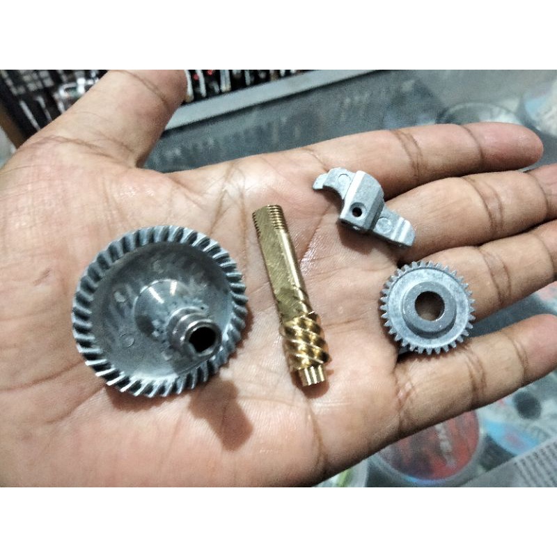 main gear pinion gear powe handle Daido 800 1000. 2000. 3000. 4000. 5000. 6000