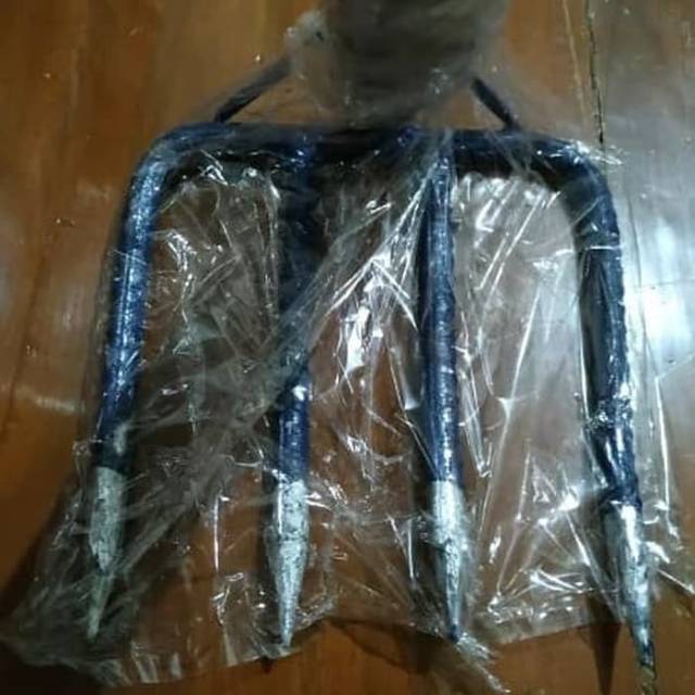 Garuk Mini Bahan Besi Gagang Kayu Cap Boyo Garuk Tanah Garuk Mini Bahan Besi Gagang Kayu Cap Boyo Garuk Tanah
