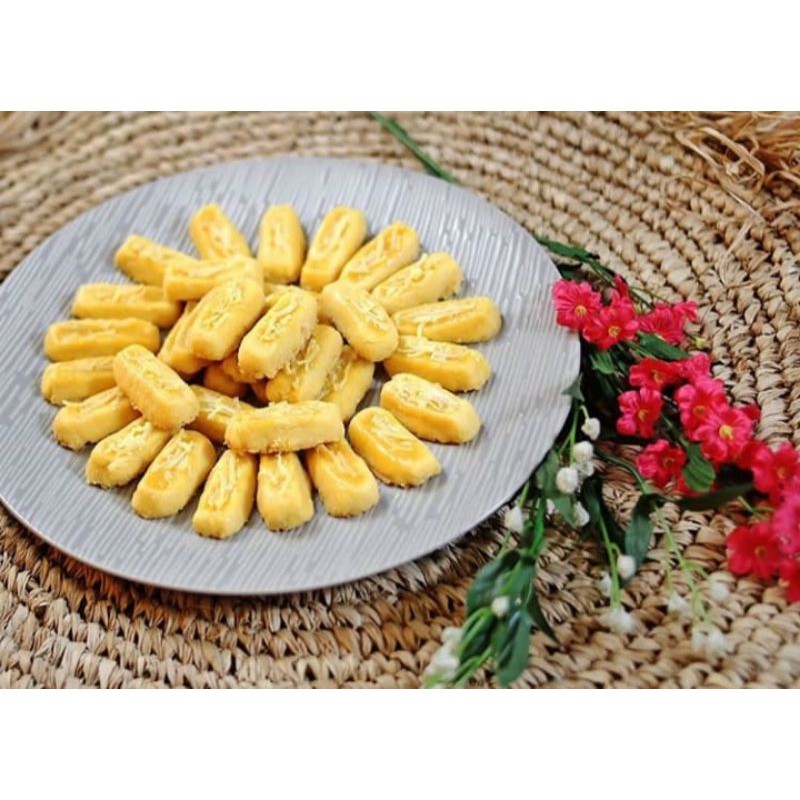 

kue kering dengan kastengel keju dan kue kering jahe