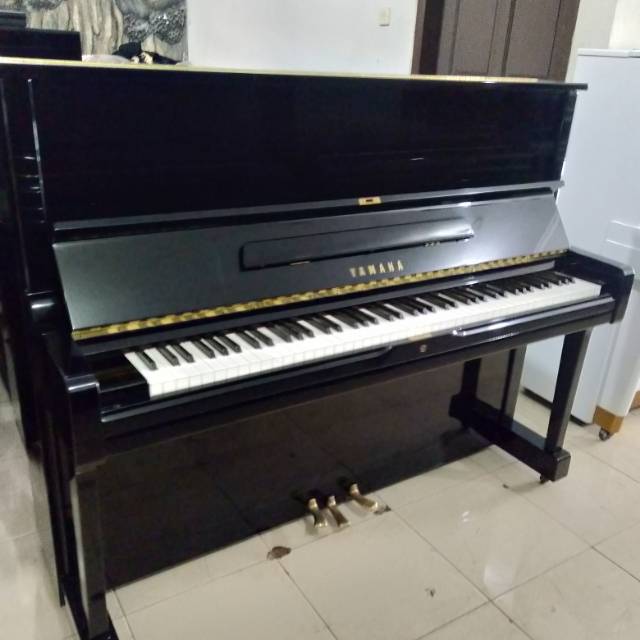 Piano Yamaha U1F