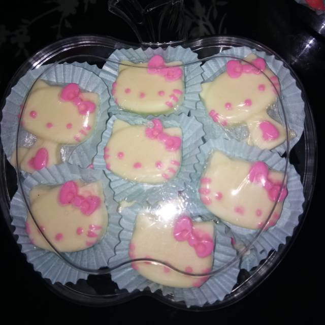 

Coklat karakter hello kitty putih