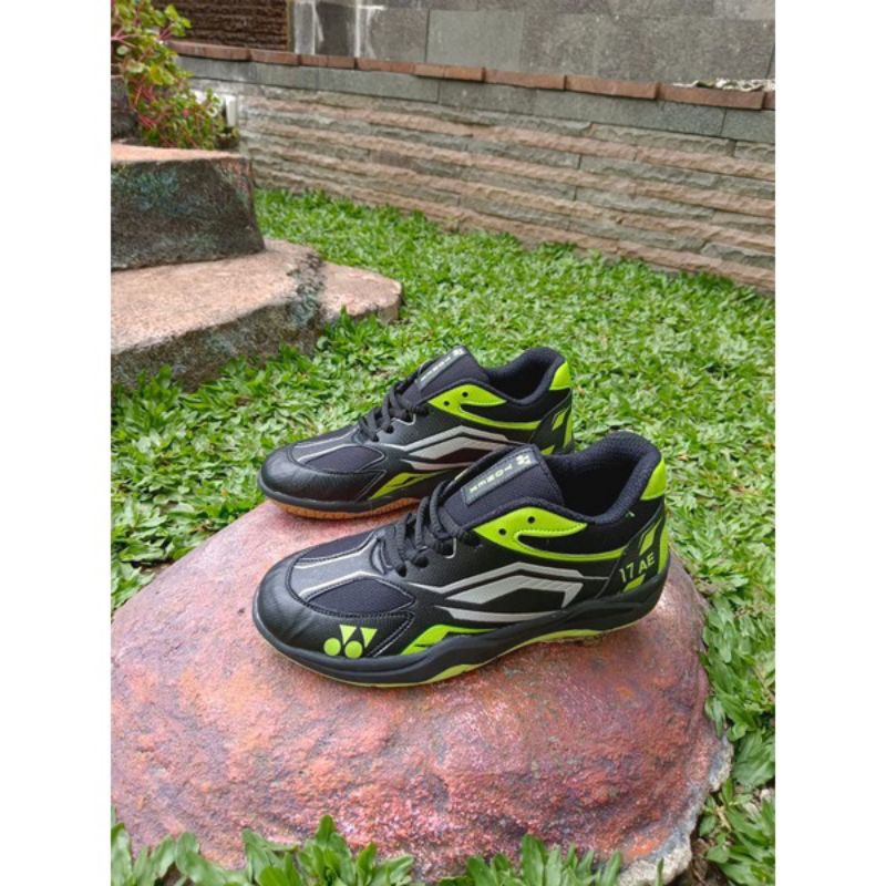 Sepatu badminton Yonex terbaru/ sepatu badminton Yonex kekinian/sepatu badminton Yonex termurah