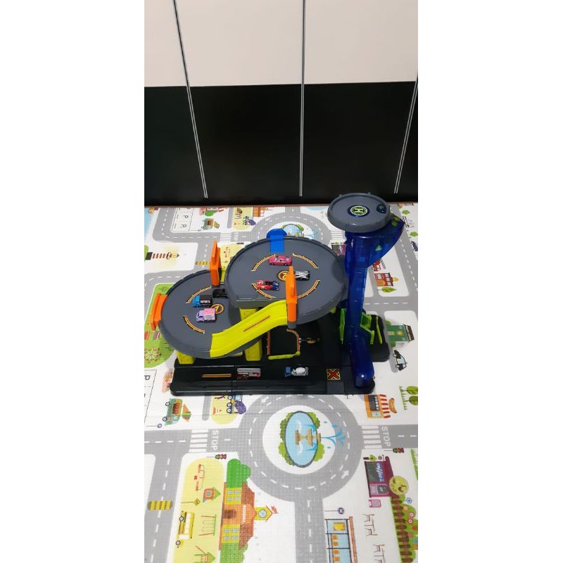 ***SOLD*** {PRELOVED} ELC BIG CITY GARAGE