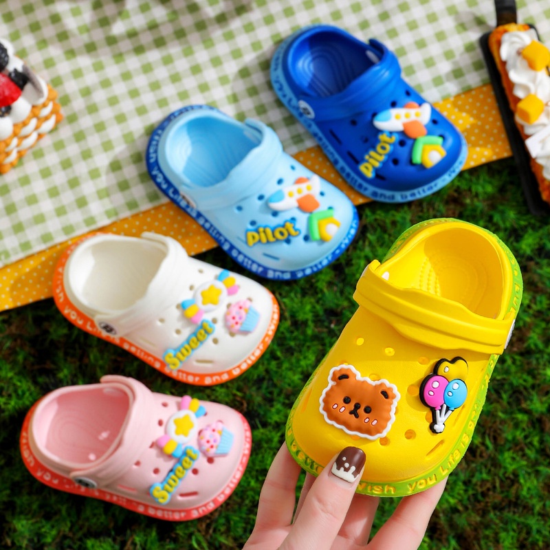 Size 18-22 Import Sandal Baim Anak Laki-Laki dan Perempuan Anti -Slip usia 1 2 3 4 tahun