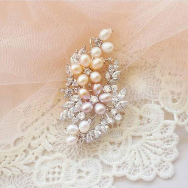 Coppelia brooch