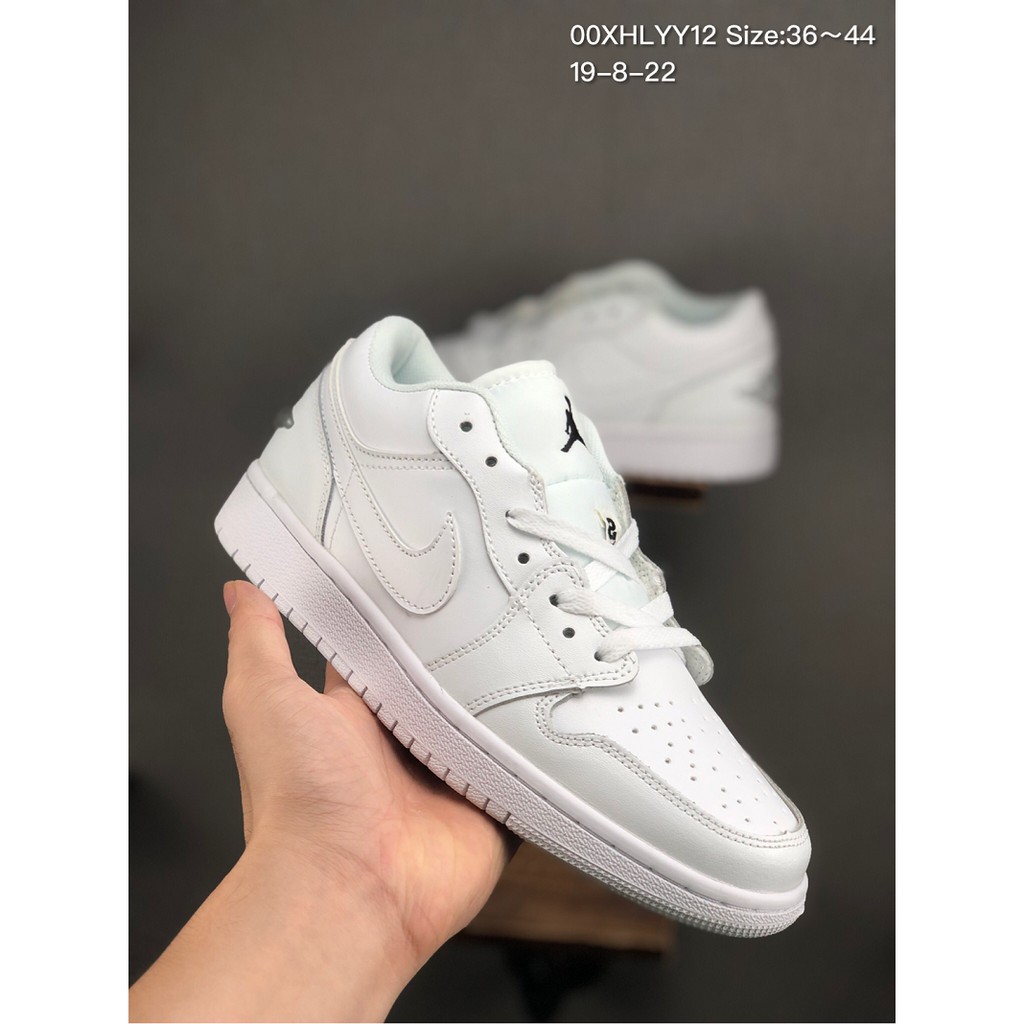 Sepatu Model Nike Air Jordan 1 Low Top UNC Non-Slip Warna Putih untuk Pria / Wanita | Shopee Indonesia