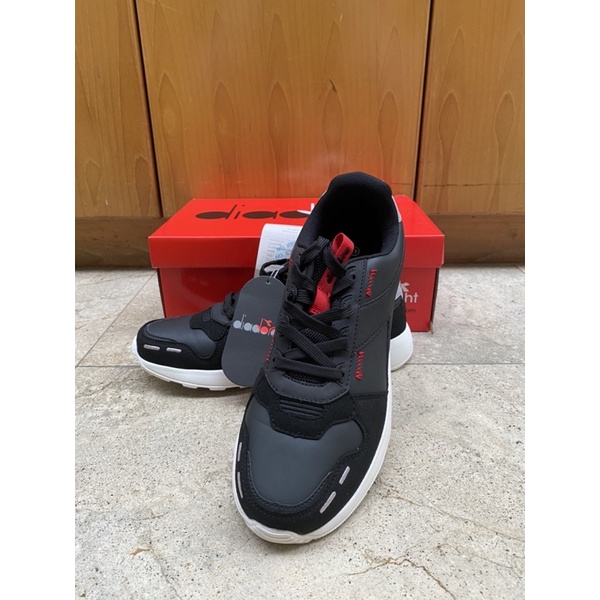 Sepatu Diadora Pria - Sneakers - Hitam-Merah- Size 42