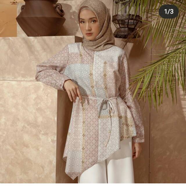 Mosha blouse heaven lights