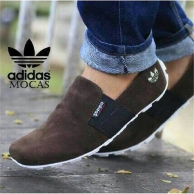 SEPATU CASUAL PRIA SLIP ON ADIDAS MOCAS