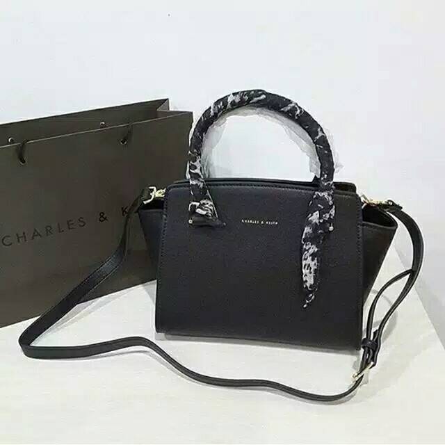 Preloved Tas  Charles  and Keith  Shopee Indonesia 