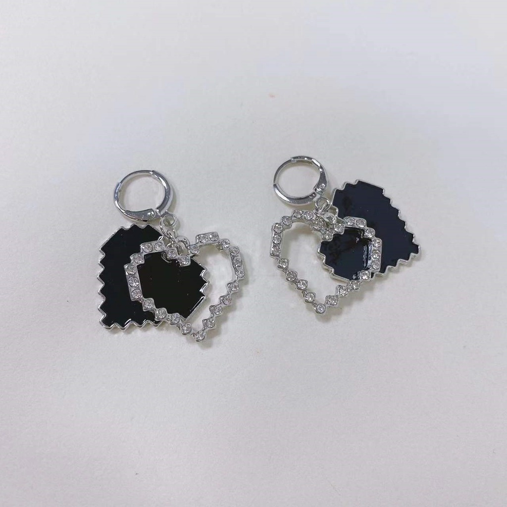 Anting Bentuk Hati Warna Hitam Untuk Aksesoris