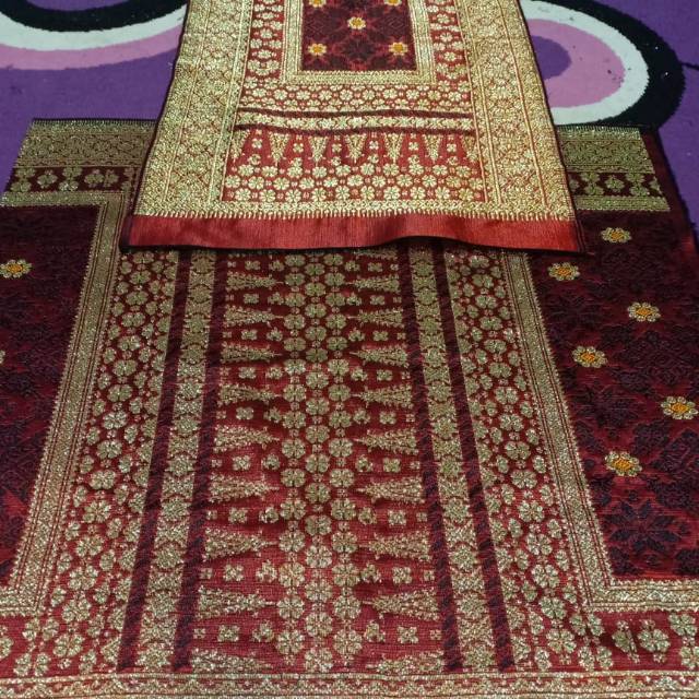 Songket tenun palembang