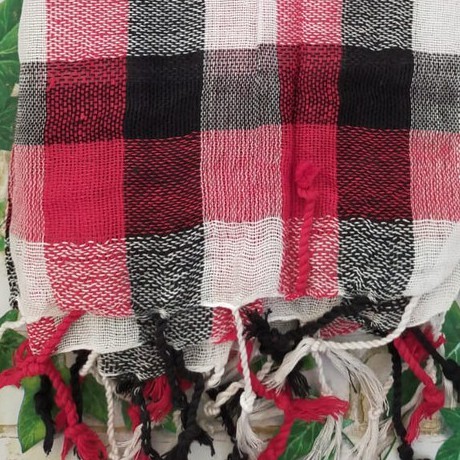 Selendang Rajut Bali-HItam Merah Putih