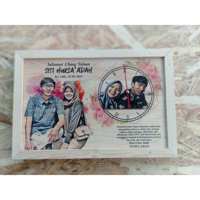 Foto Kayu | Jam Kayu | Jam Dinding Kayu | Jam Sketsa || Jam Lukis Ukuran 26x39CM