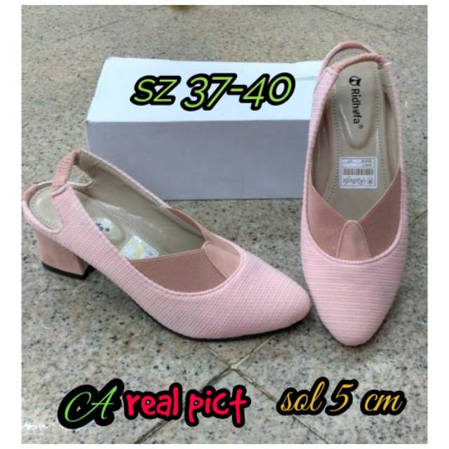 Sepatu wanita / sepatu hak tinggi