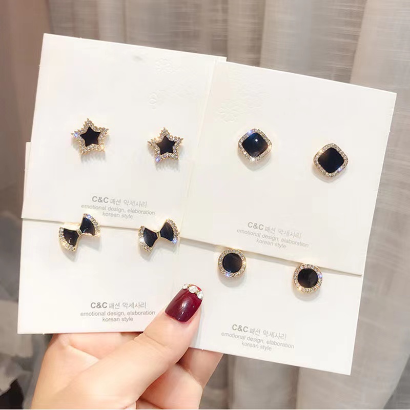 Anting Tusuk Motif Geometri Kecil Ala Korea Untuk Wanita