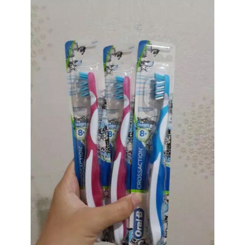 Sikat gigi oral B stages 1 4-24bulan, stages 2 2-4thn,stage 3 5-7thn,stage 4 &lt;8thn