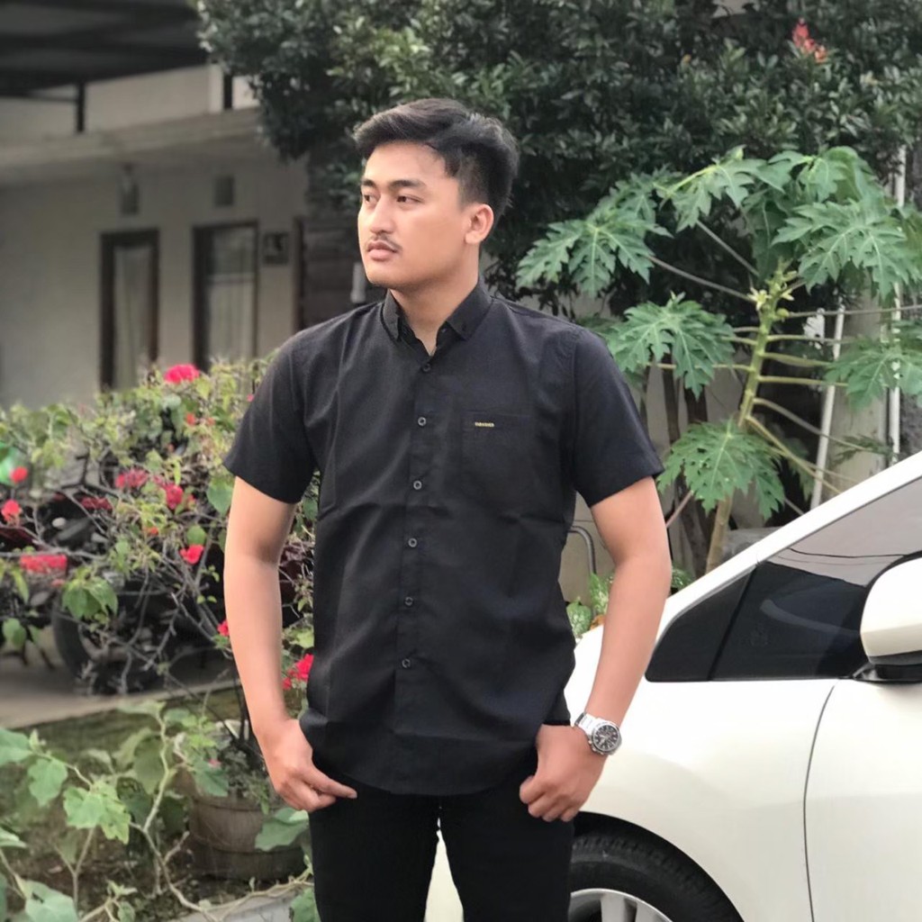 TURUN HARGA Kemeja Pria Keren Lengan Pendek Kemeja TURUN HARGA Kemeja Pria Keren Lengan Pendek Kemeja