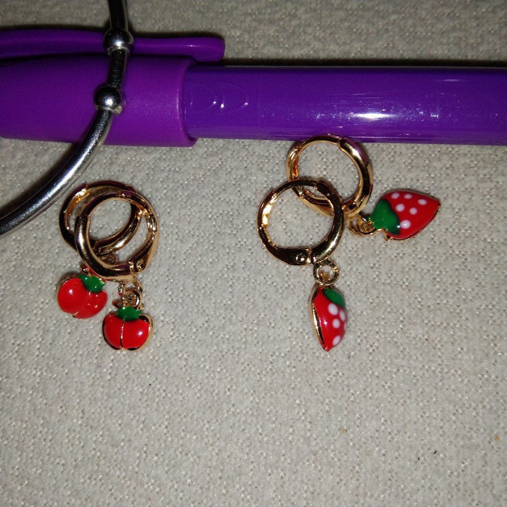 Anting Anak Emas Imitsasi Apel dan Strawberry -4