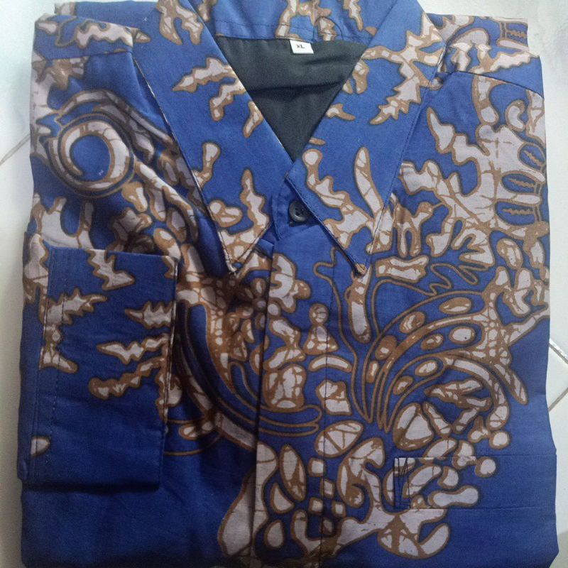 ARDHANA NAVY ANJANI KEMEJA BATIK PRIA SOLO LENGAN PENDEK LAPIS FURING ATASAN BATIK PREMIUM MODERN PRASTOWO MAHKOTA HITAM SETYO LUHUR KARTIKO UNGU NATANEGARA GALING IRSO KANGEN KAMULYAN MERAK DONGKER  YUDHISTIRA PERWIRA KOPI LASEM WEDANTA PEKSI GALING IRSO