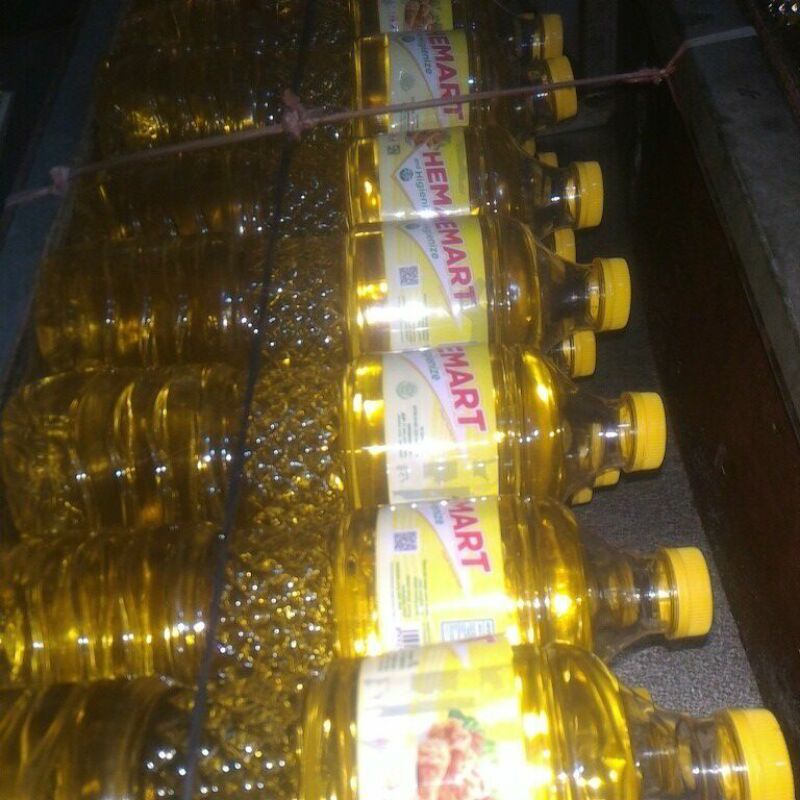 

Minyak Goreng merek hemart 1 liter / bukan 2 liter / hemart / hemat / promo / minyak goreng murah / 1 dus isi 12 botol