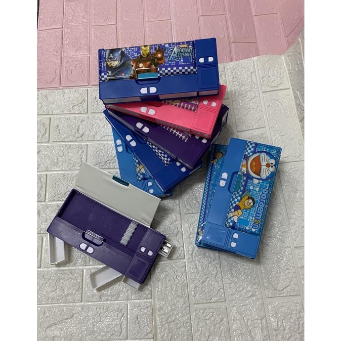 

BAYAR DITEMPAT TEMPAT PENSIL/KOTAK PENSIL JUMBO +SERUTAN+LACI /KARAKTER /Z018/1 DUS96/TEMPAT PENSIL AESTHETIC/TEMPAT PENSIL ANAK PEREMPUAN/TEMPAT PENSIL LUCU/TEMPAT PENSIL 3D/TEMPAT PENSIL TRANSPARAN/TEMPAT PENSIL LUCU/TEMPAT PENSIL KOREA/TEMPAT PENSIL