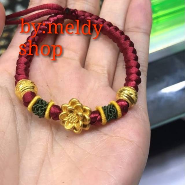 Gelang Tali Merah Mawar Bunga Teratai Imitasi Emas Hongkong